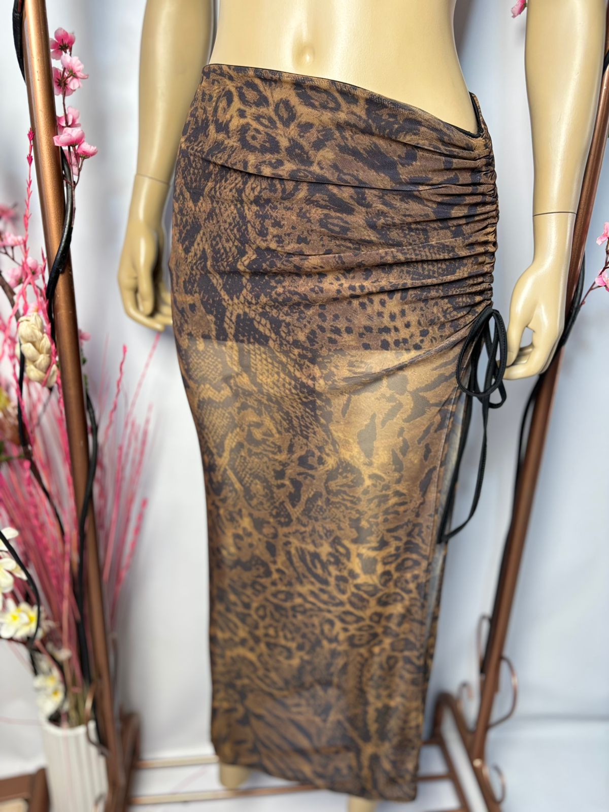 WhatsApp Image 2026-01-10 at 12.42.55 (1) POLLERA LARGA ANIMAL PRINT